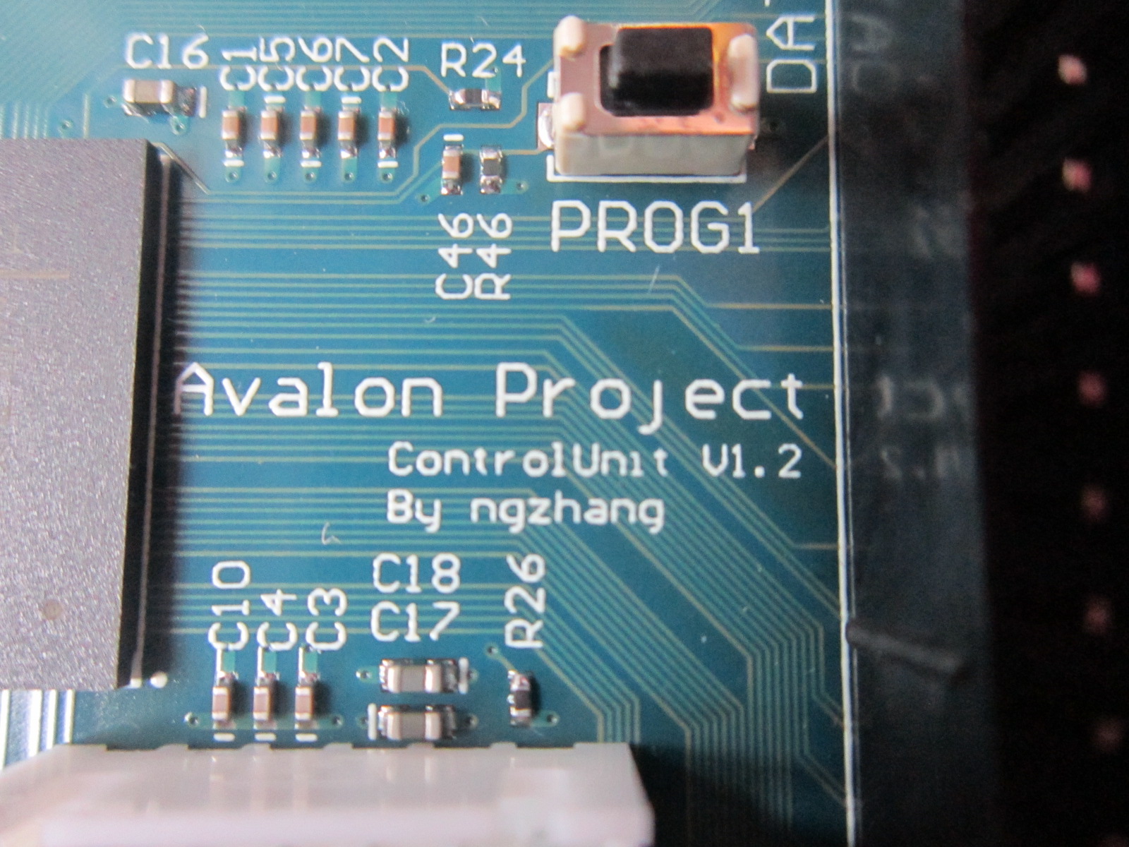 Thumbnail for File:Avalon-controlunit-v1.2-by-ngzhang.JPG